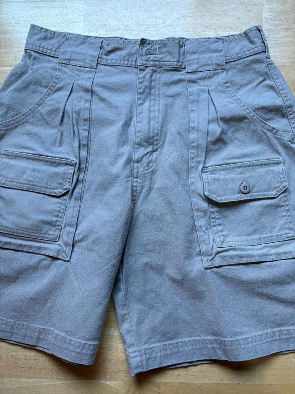 Cabela's Women's Athletic Cargo Shorts — Light Gray